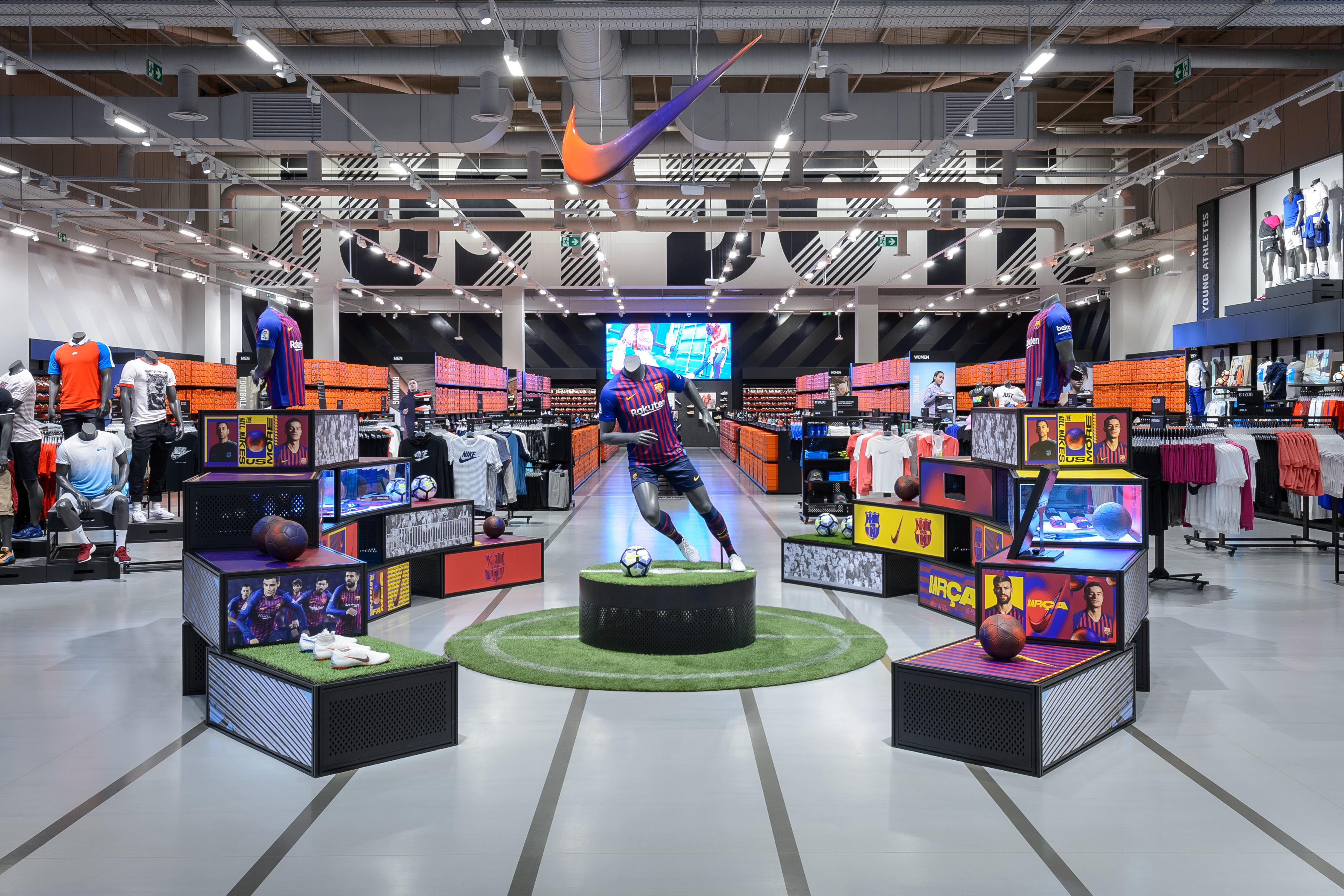 Promoten Dekbed Vervullen Thinking Big: Delivering Nike's largest factory store in Europe | Triplar